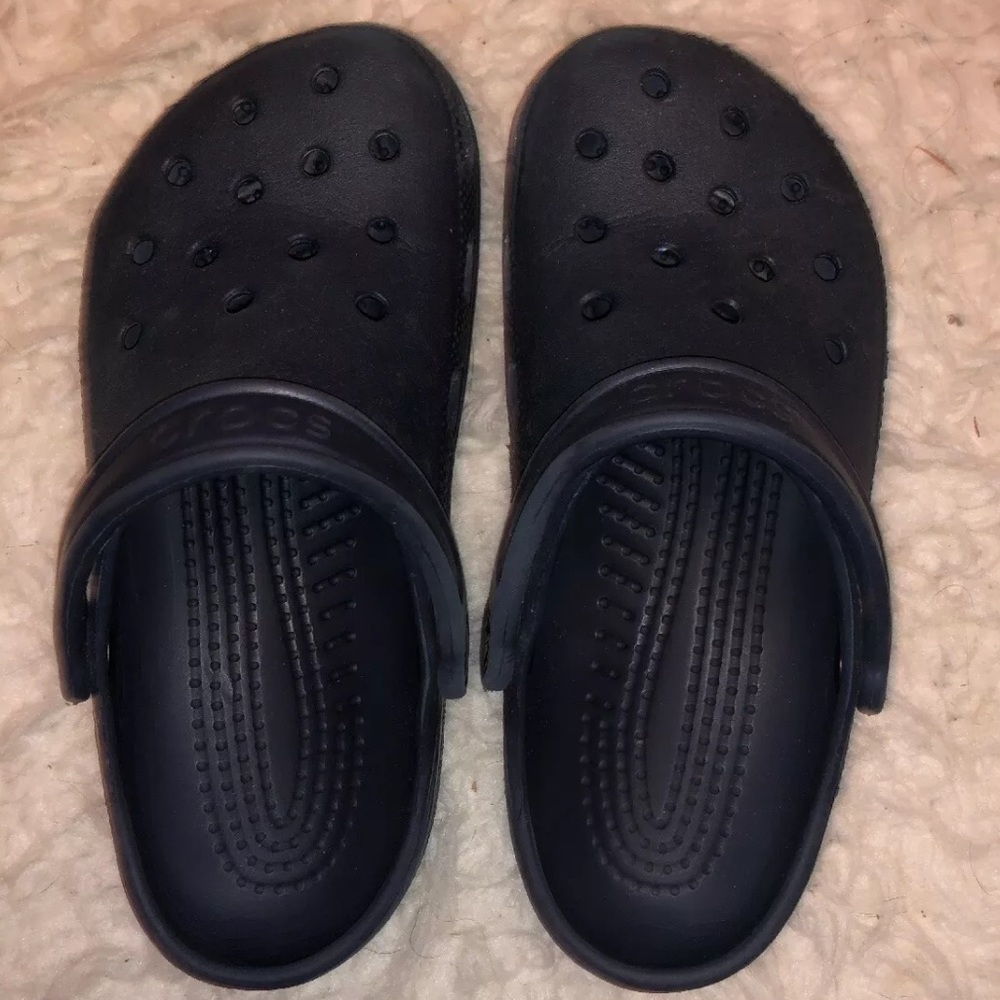 Crocs navy blue size 6-8
